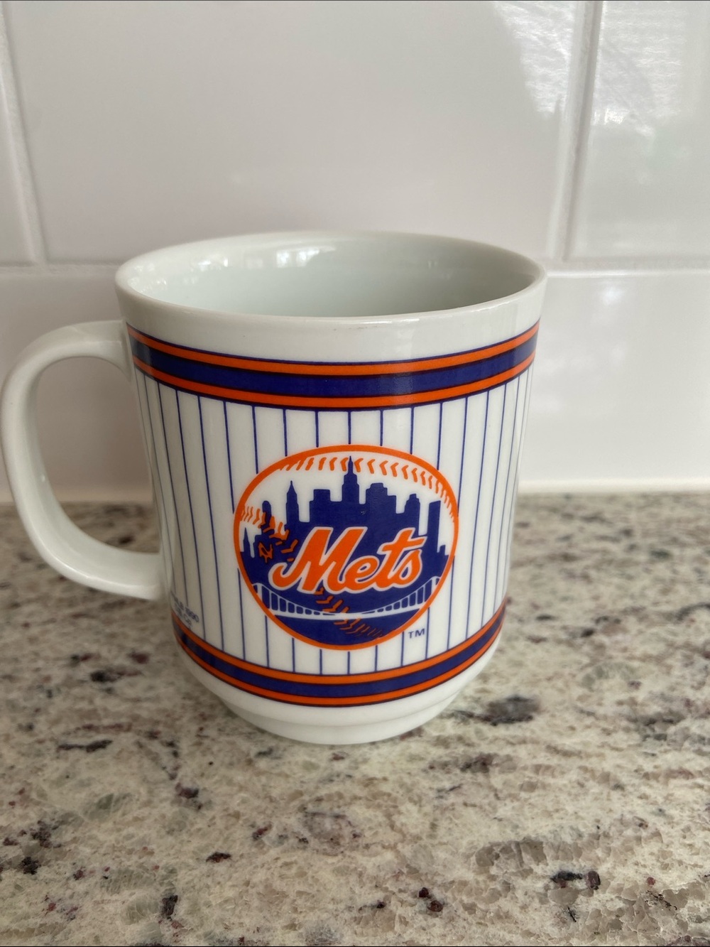 MLB New York Mets vintage pinstripe, classic logo Ceramic Mug